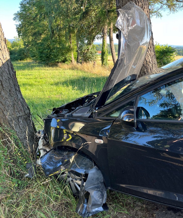 POL-MI: Zusammenstoß mit entgegenkommendem Auto