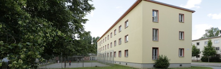 &quot;Spiegel der deutschen Geschichte&quot; / Zehn Jahre IB-Flüchtlingsarbeit im ehemaligen Notaufnahmelager Marienfelde / Einrichtung besteht seit 1953