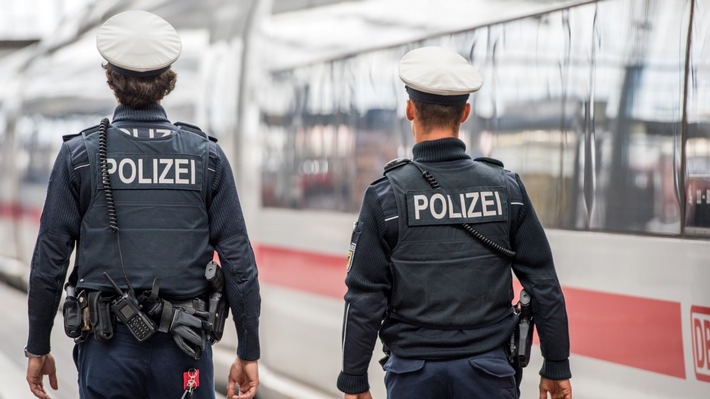 Bundespolizeidirektion München: Sexuelle Belästigung im Zug / Tatverdächtiger gestellt