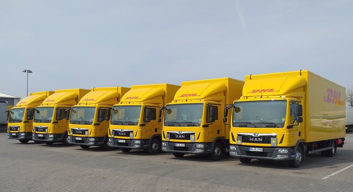 PM: DHL Freight setzt erste 30 hochmoderne Lkw für erfolgreiche Fahrerinitiative ein / PR: DHL Freight deploys 30 brand new high technology trucks as part of successful driver recruitment initiative