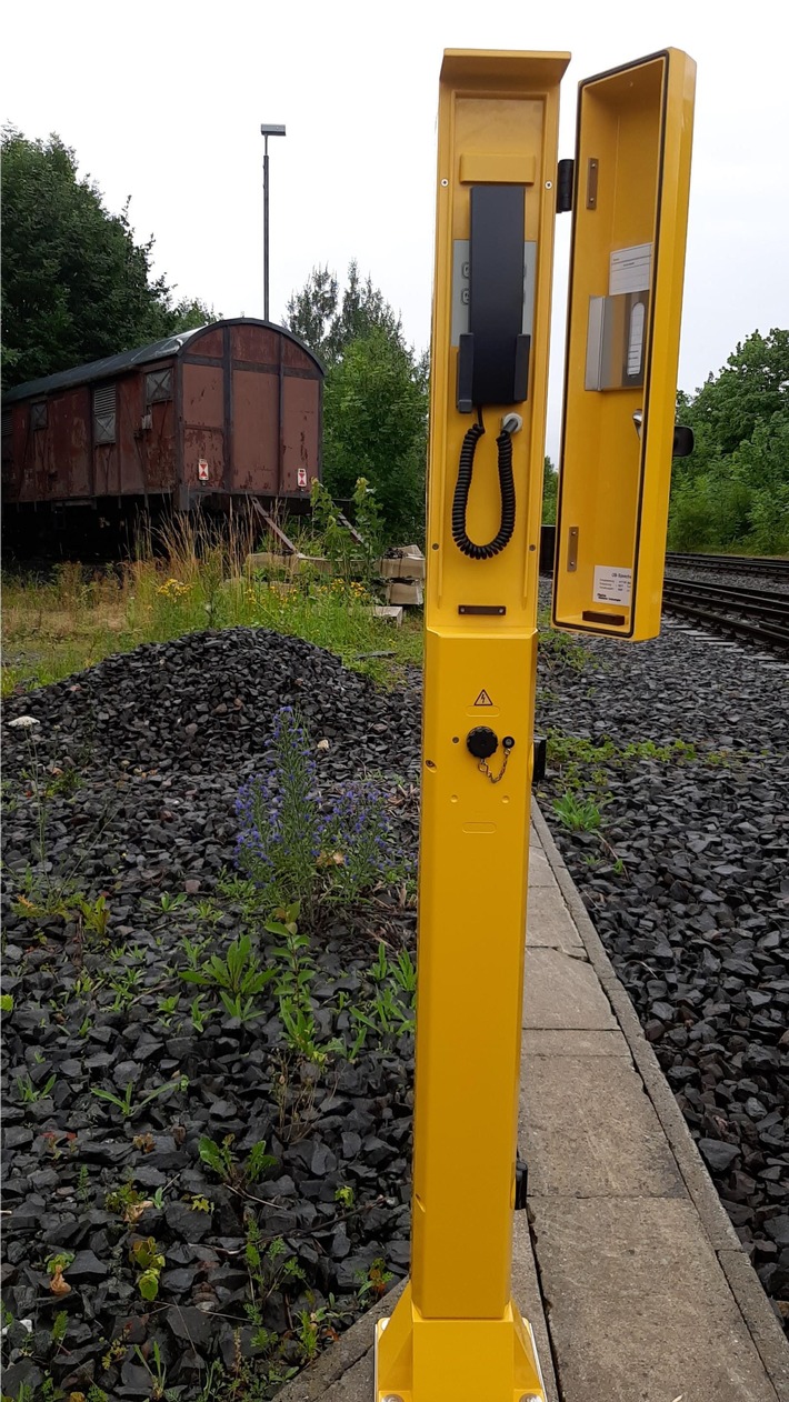 BPOL-KS: Fernsprechsäule an Bahnstrecke gestohlen