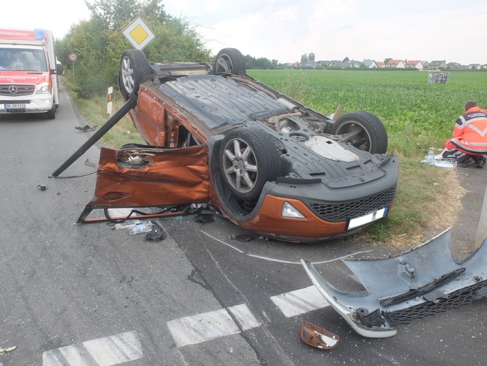 POL-DN: Sechs Menschen bei Unfall verletzt