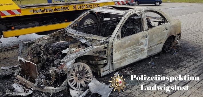 POL-LWL: PKW brannte auf der Autobahn