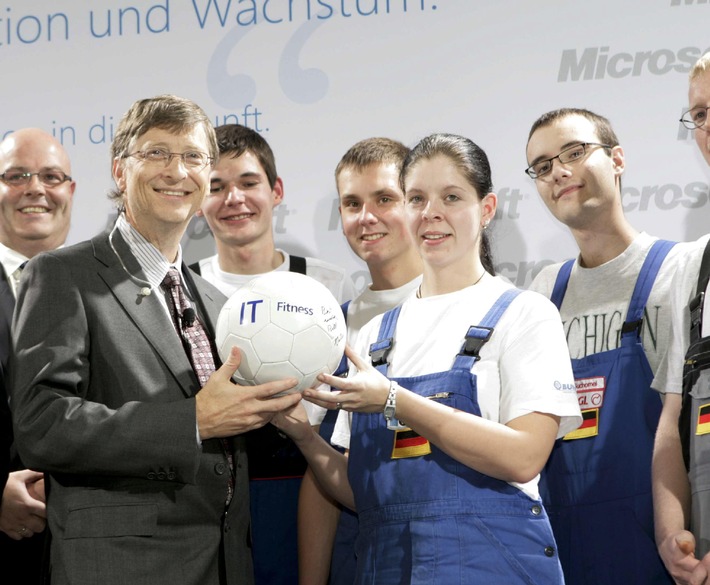 Bill Gates gibt Startschuss zu &quot;IT-Fitness&quot;-Initiative in Deutschland