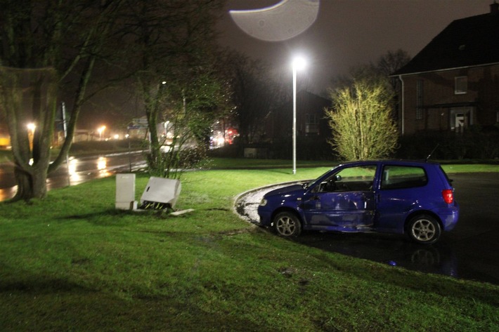 POL-COE: Coesfeld, Holtwicker Straße/ Strom nach Autounfall ausgefallen