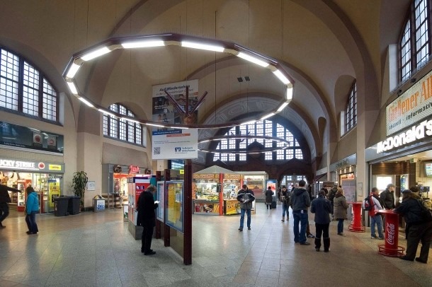 BPOL-KS: Betrunkener belästigt Reisende im Bahnhof Gießen