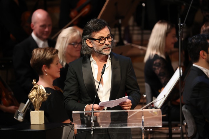 Künstler Niclas Castello mit Europäischem Kulturpreis 2022 ausgezeichnet (FOTO)