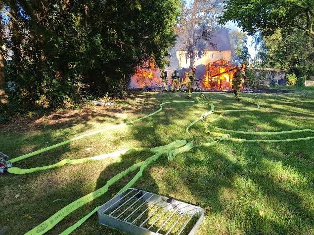POL-WHV: Brand von drei Gartenhütten in Wilhelmshaven