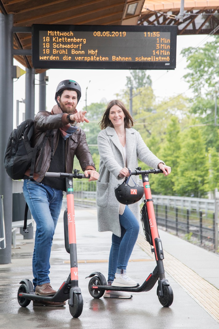 ACV Automobil-Club Verkehr begrüßt Entscheidung zu E-Rollern und fährt an der Seite der DEVK Versicherungen mit Leih-Scootern von VOI vorneweg (FOTO)