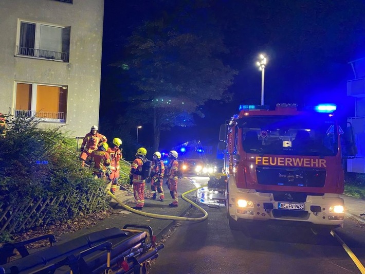 POL-ME: Kochtopf gerät in Brand - Leblose Person gefunden - Velbert - 2110021