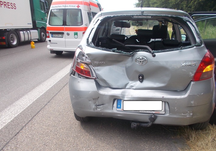 POL-PDLD: Verkehrsunfall mit verletztem PKW Fahrer