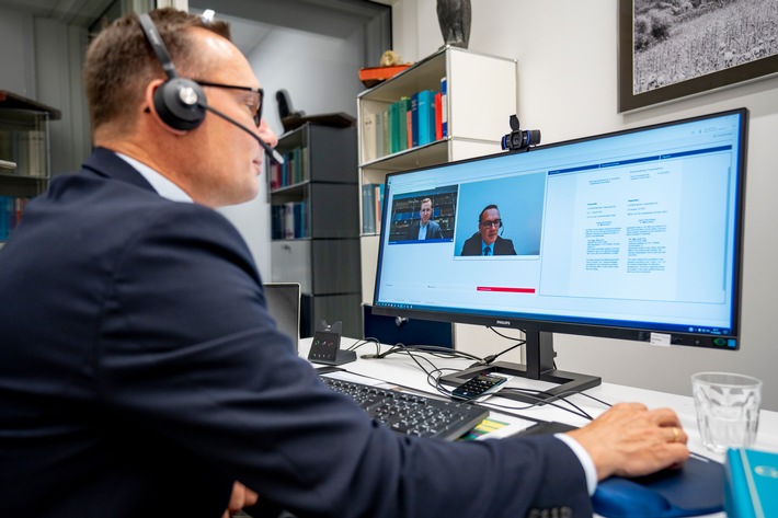 Erste Online-Gründung einer GmbH in Deutschland / Bundesnotarkammer-Präsident Bormann: &quot;Ein Meilenstein der Digitalisierung des Notariats&quot;