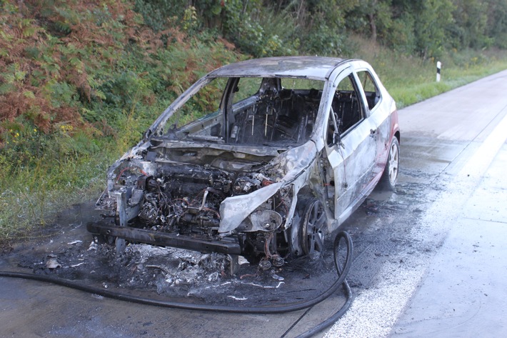 POL-PDKL: A6, Enkenbach-Alsenborn, Pkw geht in Flammen auf