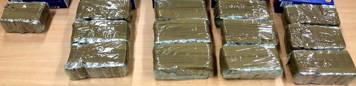 BPOL NRW: Bundespolizei nimmt zwei Drogenschmuggler mit über 9 Kilogramm Haschisch in einem Schwarzmarktwert von über 45.000 Euro fest