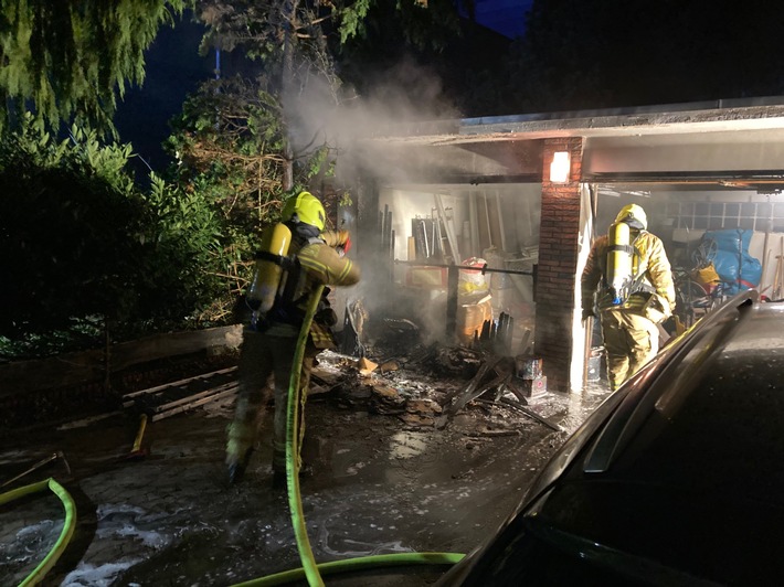 FW Ratingen: Bilanz der Silvesternacht aus Sicht der Feuerwehr Ratingen