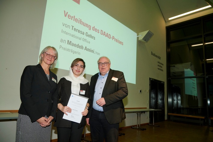 Maedeh Amini erhält den DAAD-Preis für internationale Studierende 2025