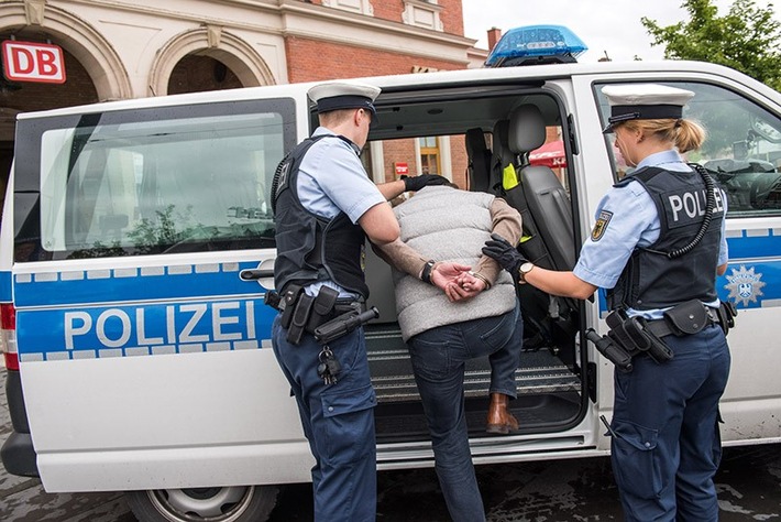 BPOLI EF: Bundespolizei verhaftet Gesuchten am Hauptbahnhof