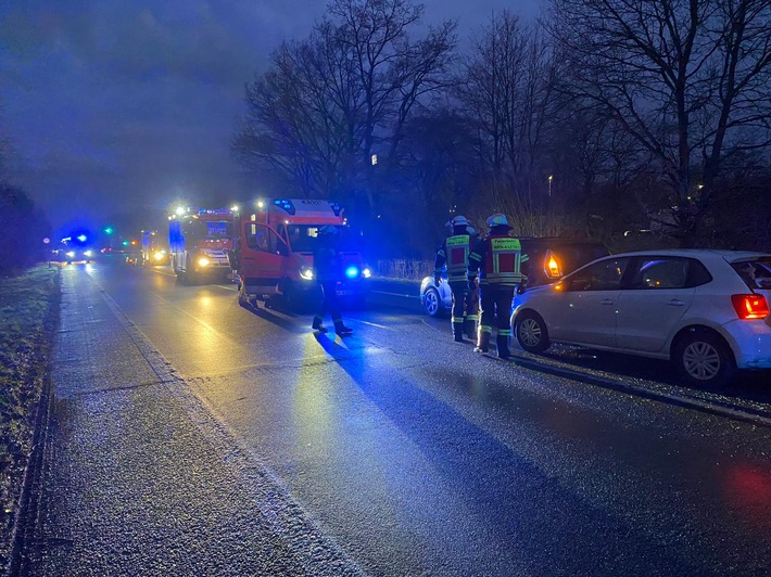 FW-WRN: Verkehrsunfall auf der Nordlippestraße