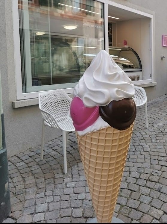 POL-FR: Laufenburg: Werbe-Eistüte vor Eiscafé entwendet - Polizei bittet um Hinweise!