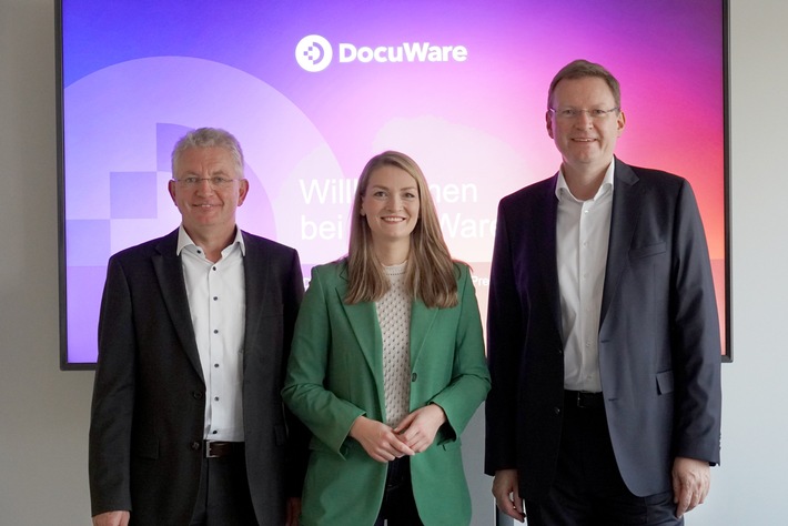 Bayerische Staatsministerin für Digitales Judith Gerlach zu Besuch bei DocuWare