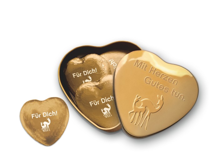 airberlin: Naschen für den guten Zweck / Schokoherzen in goldener Herzdose als limitierte Sonderauflage (mit Bild)