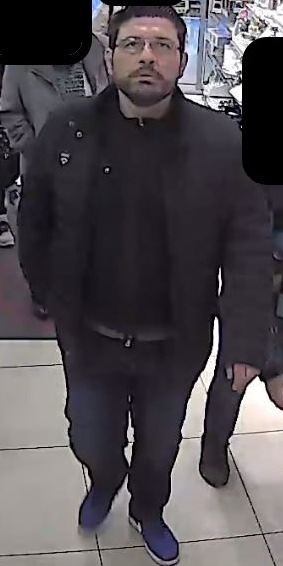 POL-BO: Parfüm-Diebstahl: Wer kennt diesen Mann?