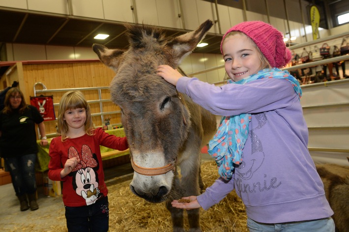 "Horseday4Kids" macht HIPPOLOGICA Berlin 2015 zum größten Klassenzimmer der Hauptstadt