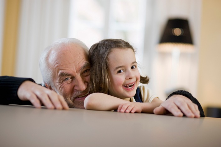 Kostbare Zeit mit den Enkeln / Schnelle Hilfe, wenn Gelenke und Rücken in die Knie gehen