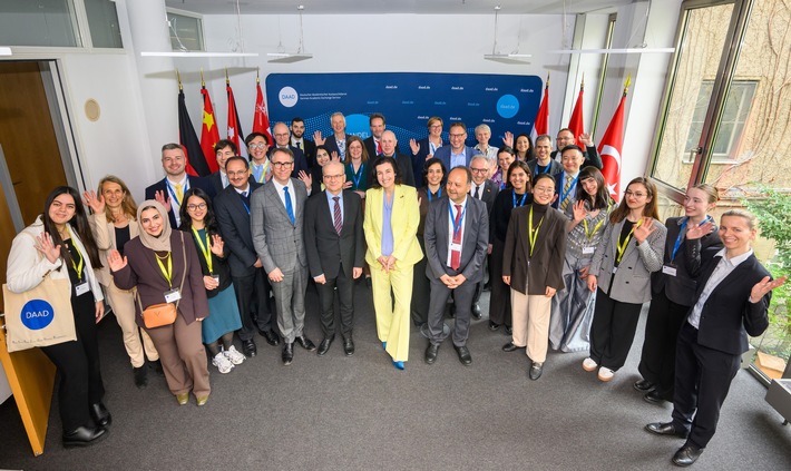 Bär: „Hochschulbildung ‚made in Germany‘ ist weltweit gefragt“