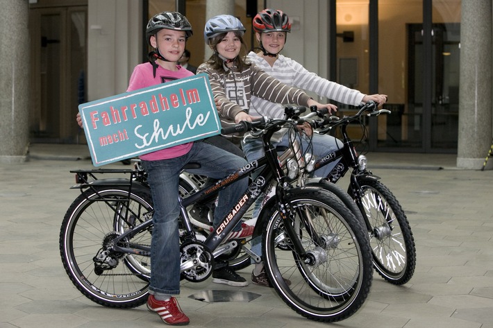 "Fahrradhelm macht Schule" startet bundesweit (mit Bild) / 20.000 Grund- und Förderschulen zur Teilnahme aufgerufen