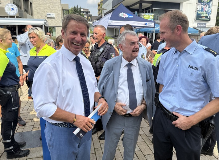 POL-HX: Großartige Resonanz zu "Coffee with a Cop" mit Minister Reul