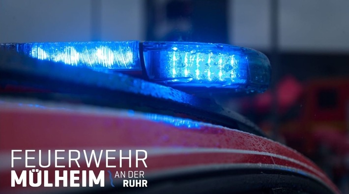 FW-MH: Verkehrsunfall mit drei Verletzten