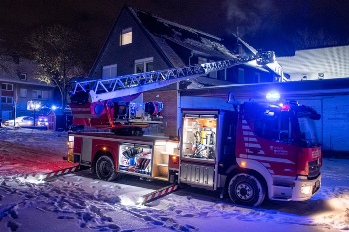 FW-BO: Brand in dear Zwischendeckes eines Wohnhauses in Altenbochum
