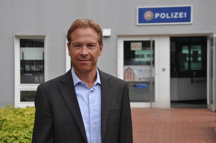 POL-LG: ++ &quot;Personalkarussell dreht sich&quot; -&gt; &quot;neue Führung&quot; bei der Polizeiinspektion Lüneburg/Lüchow-D./Uelzen ++ Vorstellung des Leiter ZKD, POR Holger Burmeister, und Leiter Einsatz, POR Wilfried Reinke ++