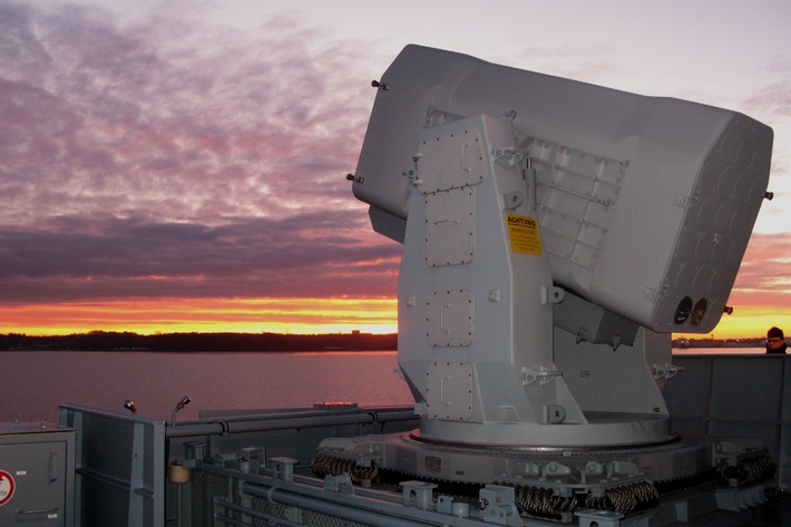 Deutsche Marine - Bilder der Woche: Flugkörper-Startgerät in der Morgendämmerung - Waffensystem wurde erweitert