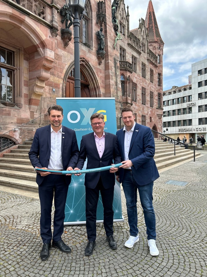 Stadt Saarbrücken und OXG unterzeichnen Absichtserklärung für strategische Glasfaserpartnerschaft