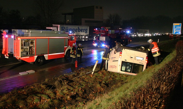 FW-E: Verkehrsunfall auf der Gladbecker Straße Ecke Johanniskirchstraße, eine Person verletzt