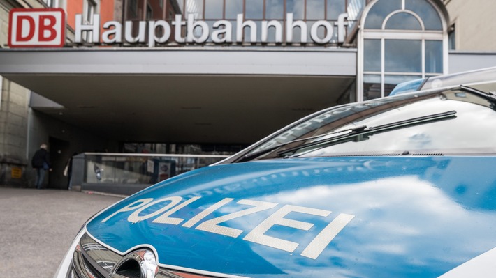 Bundespolizeidirektion München: Gewalttaten beschäftigen Bundespolizei / Zahlreiche Einsätze am zweiten Wiesnwochenende