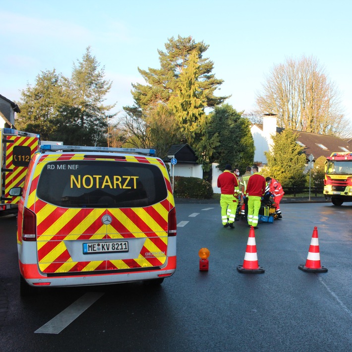 POL-ME: 80-jährige Fahrradfahrerin bei Alleinunfall schwer verletzt - Ratingen - 2112031