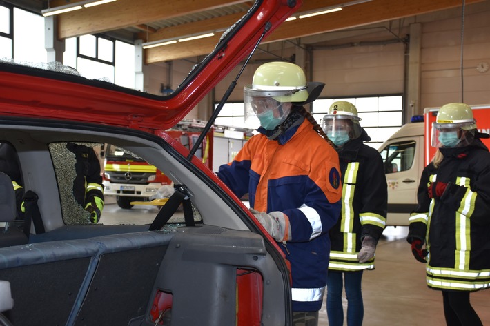 FW-DO: Girlsday 2016
MÄDCHEN-ZUKUNFTSTAG BEI DER FEUERWEHR