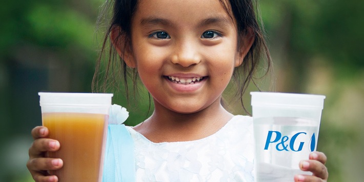 &quot;Children&#039;s Safe Drinking Water&quot;: Procter &amp; Gamble setzt sich gemeinsam mit real für Zugang zu sauberem Trinkwasser ein und erweitert die Spendeninitiative mit METRO und real