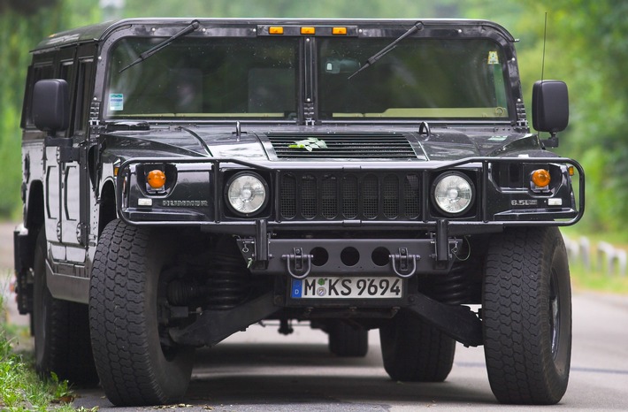 POL-D: "Hummer" in Niederkassel entwendet - 10.000 Euro Belohnung  - Polizei sucht Zeugen