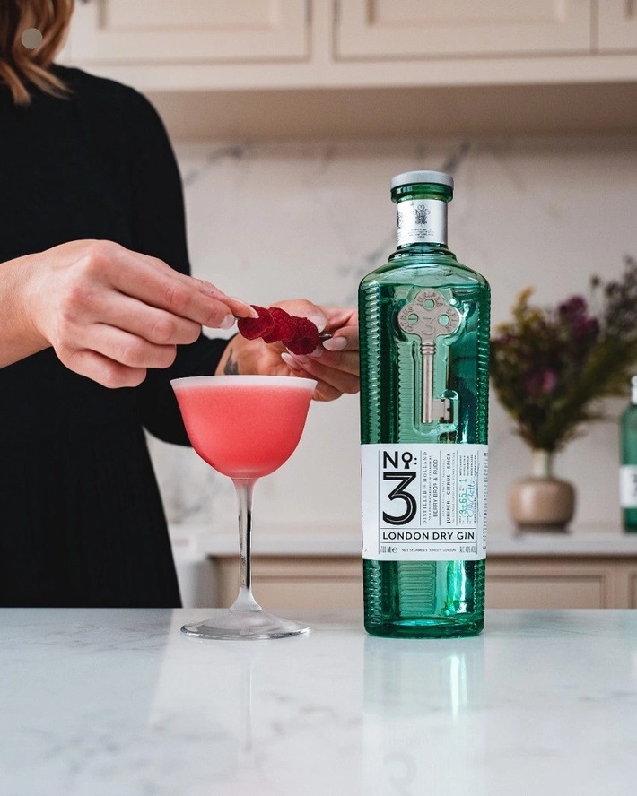 "Clover Club": Ein Cocktail zum Verlieben mit No. 3 Gin