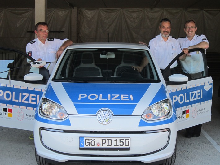 POL-GOE: (348/2014)  Startschuss für E-Mobilität in der Polizeidirektion Göttingen gefallen - Erster VW E-up! geht in die Polizeiinspektion Göttingen