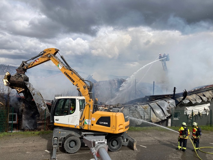 KFV-CW: Großbrand zerstört Schreinerei in Simmozheim