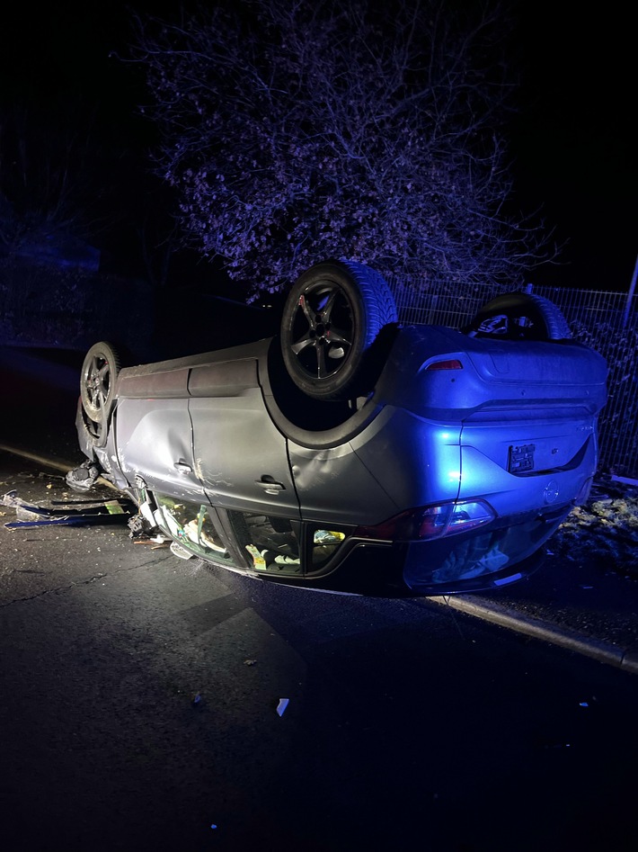 POL-GM: 16-Jähriger leistet Widerstand nach Unfallflucht
