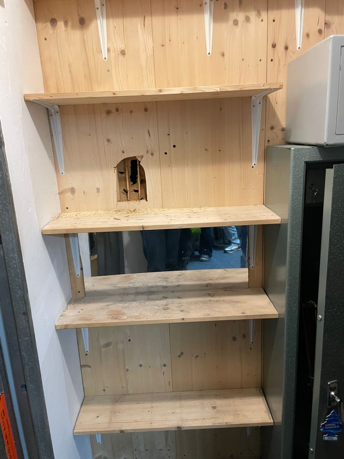 POL-W: W/RS Gemeinsame Presseerklärung von Staatsanwaltschaft und Polizei Wuppertal - Weiterer Waffenfund in Remscheid