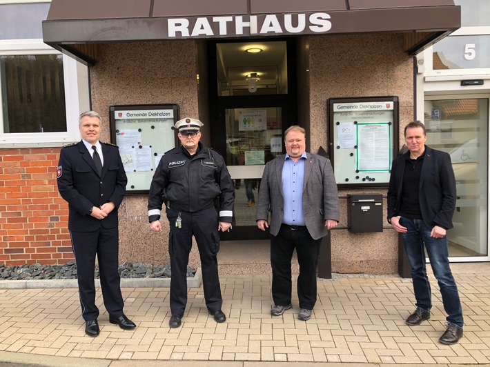POL-HI: Umzug der Polizeistation ins Rathaus Diekholzen - Polizeiinspektion Hildesheim setzt auf Bürgernähe und Flächenpräsenz