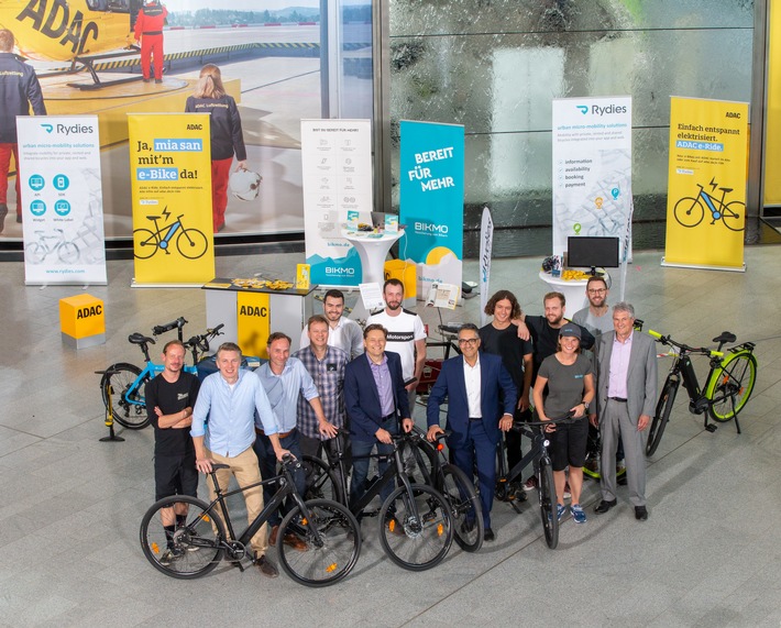 e-Mobilität auf zwei Rädern testen / ADAC SE startet Pilotprojekt in München / e-Bikes: Anlieferung, Montage, Einweisung vor der Haustür / ADAC e-Ride knüpft an ADAC Zweirad-Tradition an