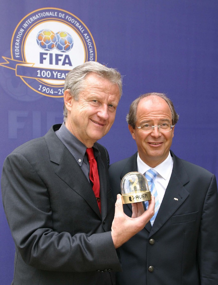 XAVER Goldaward &quot;Event Business&quot; für das Freddy Burger Management mit der FIFA Centennial World Player Gala 2004